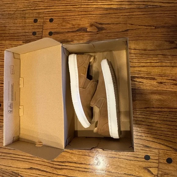 Ugg Slip On Suede Sneakers Women’s - size 8 - Picture 8 of 8